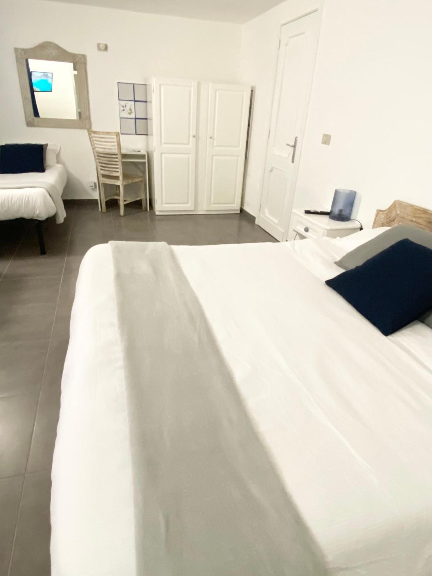 Cala Reale Rooms Marinella مارينيلاّ المظهر الخارجي الصورة
