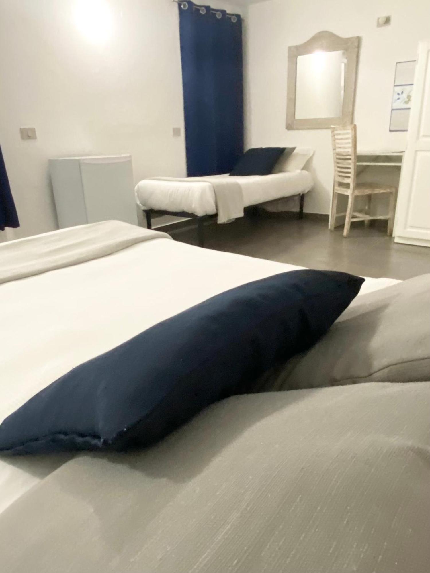 Cala Reale Rooms Marinella مارينيلاّ المظهر الخارجي الصورة