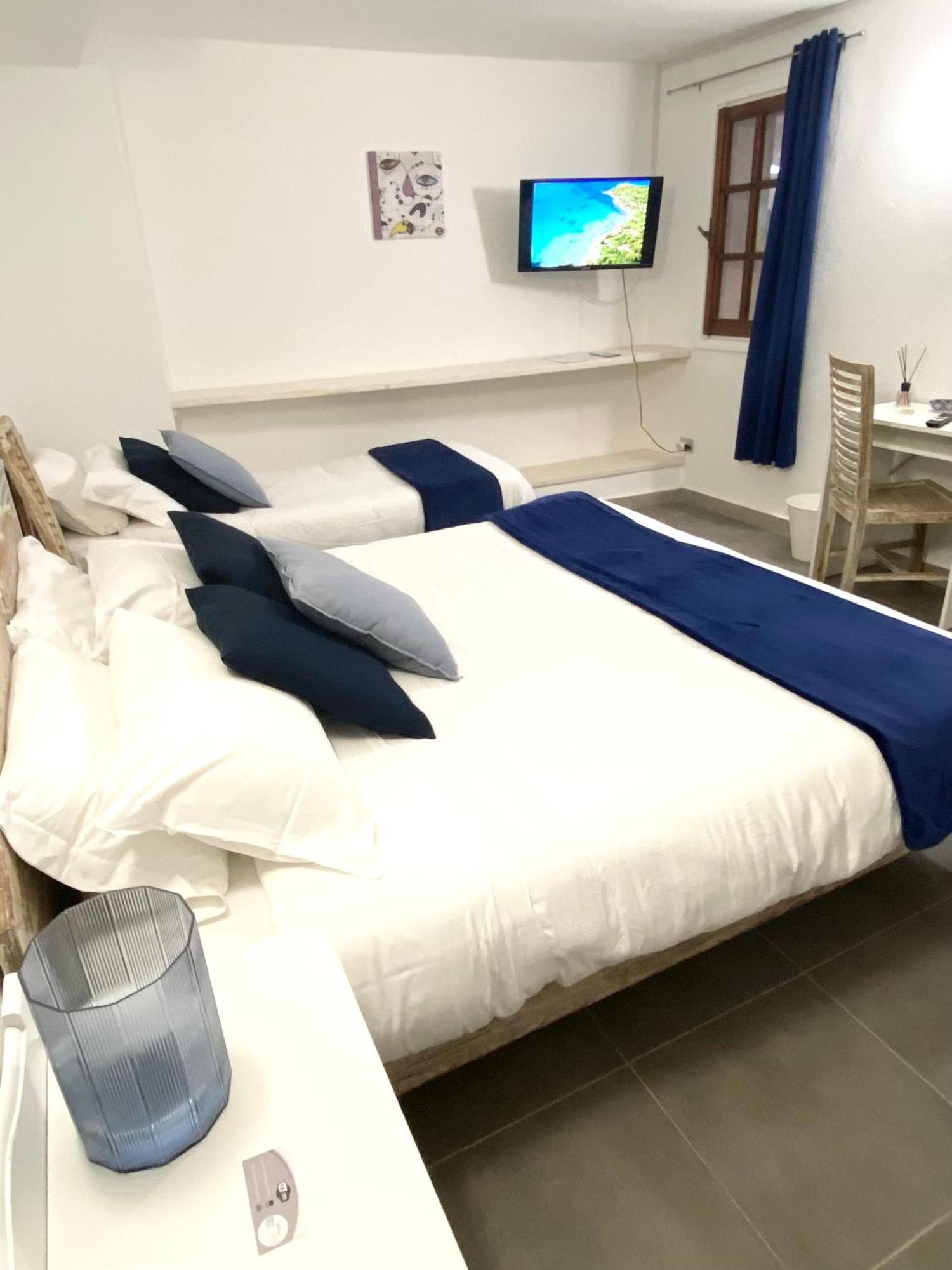 Cala Reale Rooms Marinella مارينيلاّ المظهر الخارجي الصورة